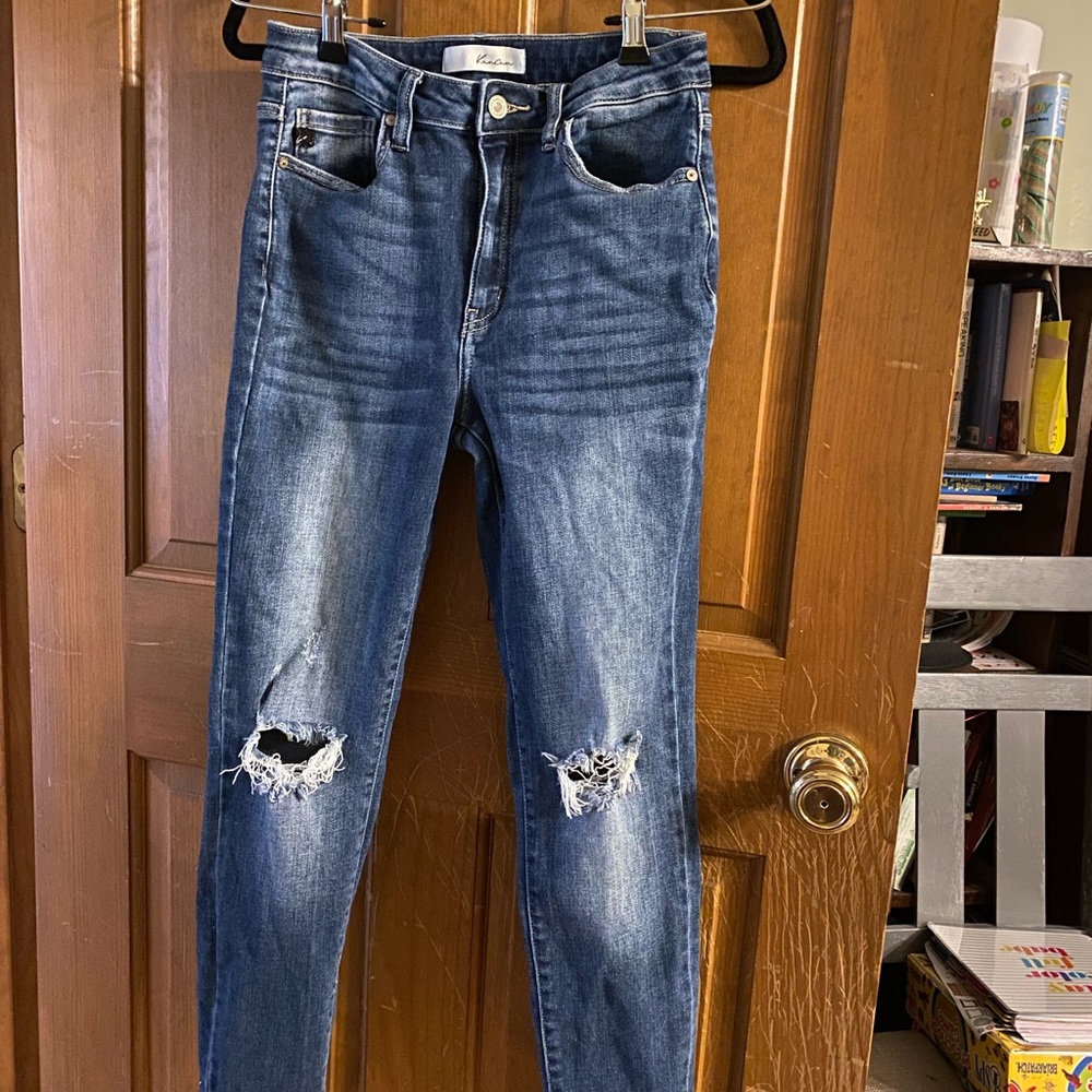 KanCan dark wash jeans size 9/28. GUC.
